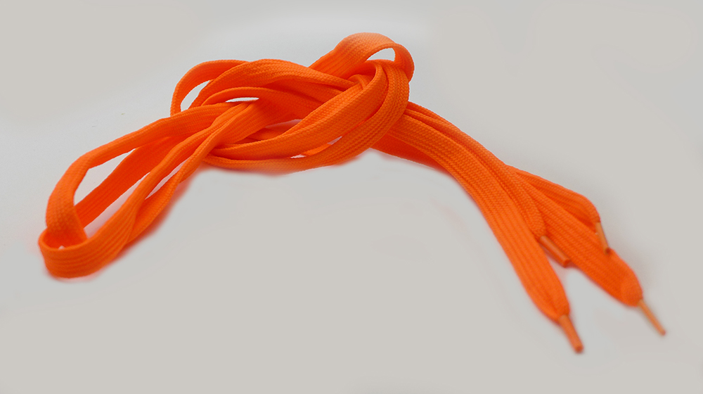 neon orange snørebånd