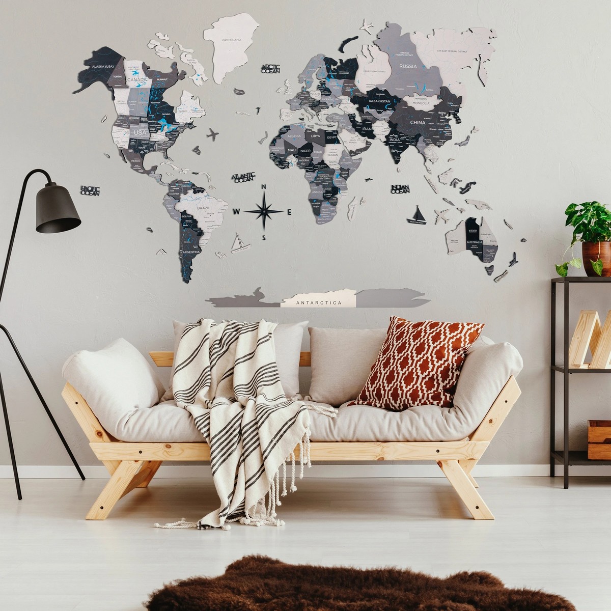 vægkort over verden lavet af træ