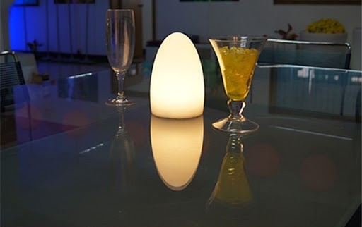 stilfuldt lys på bordet - æg