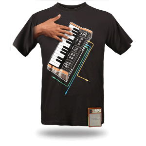 T-shirt spiller klaver
